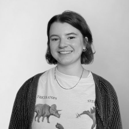 Photo of Ellie Peer